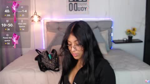 Snapshot of vannesweet_ chatting on December 14, 2024, 8:08 pm vane online show from December 14, 2024, 8:08 pm