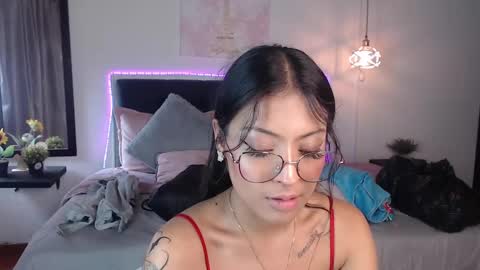 Snapshot of vannesweet_ chatting on December 29, 2024, 8:04 pm vane online show from December 29, 2024, 8:04 pm