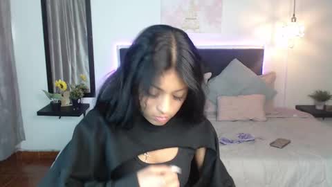 Snapshot of vannesweet_ chatting on December 31, 2024, 2:58 pm vane online show from December 31, 2024, 2:58 pm