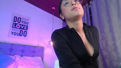 Snapshot of vannesweet_ chatting on January 14, 2025, 11:58 pm vane online show from January 14, 2025, 11:58 pm