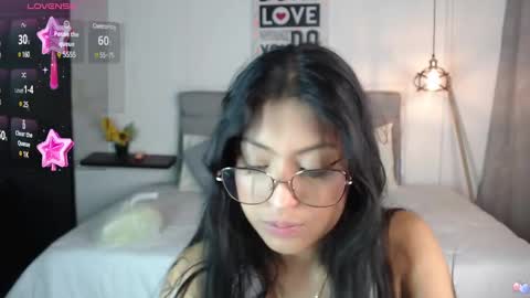 Snapshot of vannesweet_ chatting on January 17, 2025, 8:22 pm vane online show from January 17, 2025, 8:22 pm