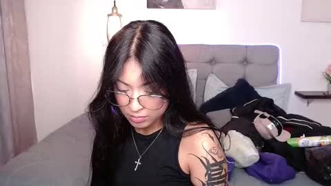 Snapshot of vannesweet_ chatting on January 21, 2025, 8:11 pm vane online show from January 21, 2025, 8:11 pm
