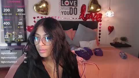 Snapshot of vannesweet_ chatting on February 4, 2025, 7:33 pm vane online show from February 4, 2025, 7:33 pm