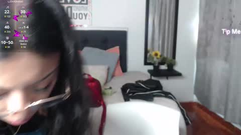 Snapshot of vannesweet_ chatting on March 3, 2025, 8:43 pm vane online show from March 3, 2025, 8:43 pm
