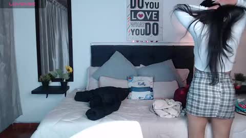Snapshot of vannesweet_ chatting on March 9, 2025, 7:59 pm vane online show from March 9, 2025, 7:59 pm