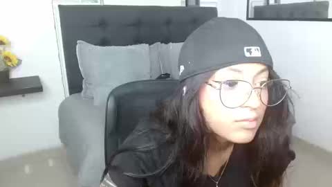 Snapshot of vannesweet_ chatting on September 15, 2025, 8:31 pm vane online show from September 15, 2025, 8:31 pm