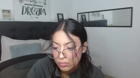 Snapshot of vannesweet_ chatting on October 3, 2025, 7:44 pm vane online show from October 3, 2025, 7:44 pm
