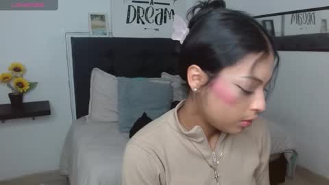 Snapshot of vannesweet_ chatting on October 5, 2025, 8:51 pm vane online show from October 5, 2025, 8:51 pm