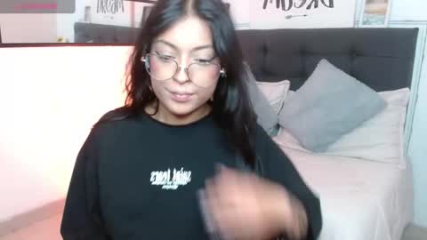 Snapshot of vannesweet_ chatting on October 15, 2025, 8:31 pm vane online show from October 15, 2025, 8:31 pm