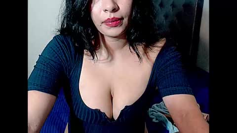 Vannesa online show from December 5, 2024, 1:36 am