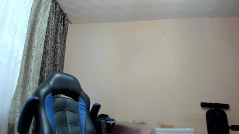 vano_822 online show from April 25, 2026, 5:10 am
