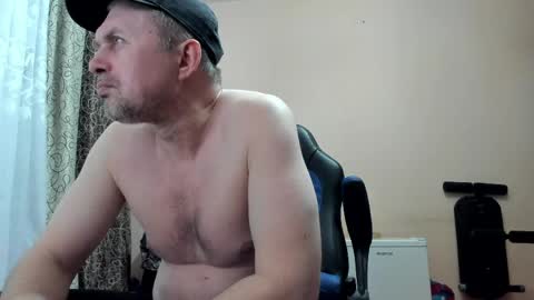 vano_822 online show from April 26, 2026, 4:37 pm