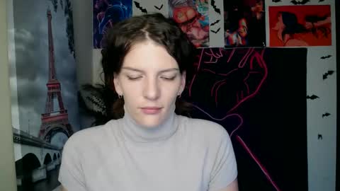 Snapshot of vanrey_ chatting on October 7, 2025, 6:10 am Vanessa online show from October 7, 2025, 6:10 am