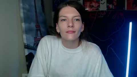 Snapshot of vanrey_ chatting on October 9, 2025, 5:44 pm Vanessa online show from October 9, 2025, 5:44 pm