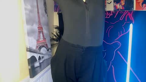 Snapshot of vanrey_ chatting on October 18, 2025, 5:57 pm Vanessa online show from October 18, 2025, 5:57 pm