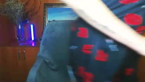 Vanessa online show from February 13, 2026, 5:42 pm