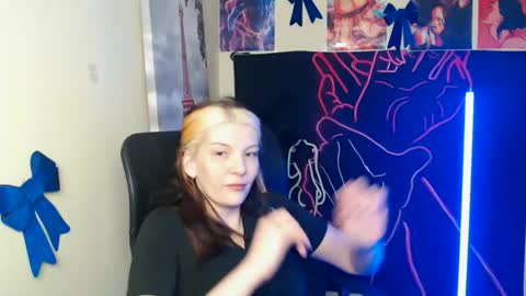 Vanessa online show from April 7, 2026, 6:14 am