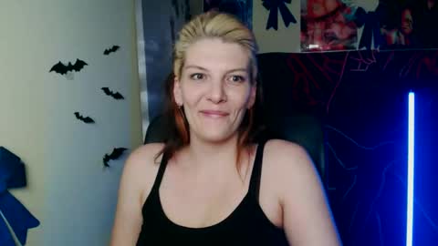 Vanessa online show from April 22, 2026, 4:48 am