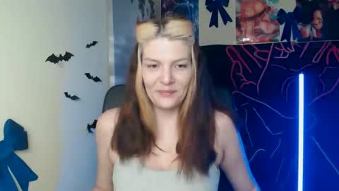Vanessa online show from April 26, 2026, 6:44 am