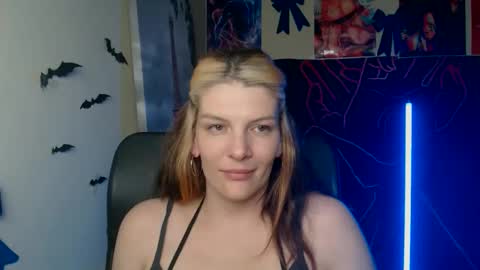 Vanessa online show from April 28, 2026, 2:49 am