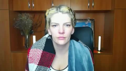 Vanessa online show from May 3, 2026, 6:30 am