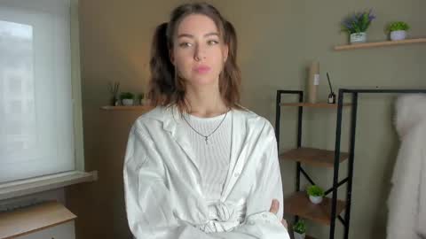 Charline online show from April 16, 2026, 9:54 am