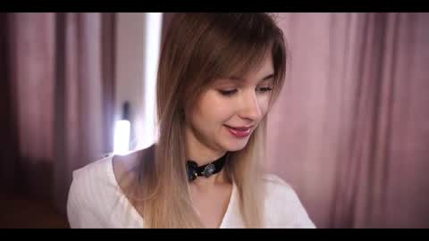 Snapshot of variety_moments chatting on October 19, 2025, 2:45 am Heeeeey Im Hanna the art of tease online show from October 19, 2025, 2:45 am