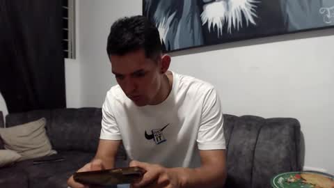 Snapshot of varonelite chatting on March 7, 2026, 3:47 am Andres online show from March 7, 2026, 3:47 am