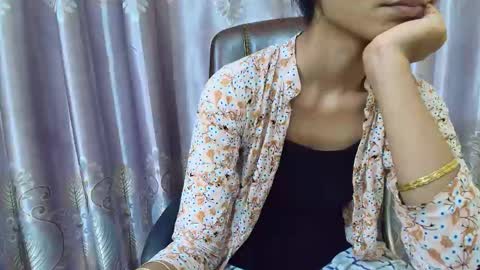 Snapshot of varotibang chatting on October 11, 2025, 8:51 pm Ritu online show from October 11, 2025, 8:51 pm