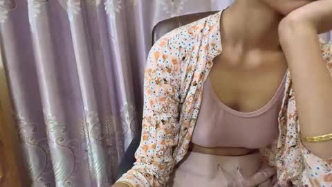 Snapshot of varotibang chatting on October 18, 2025, 6:30 pm Ritu online show from October 18, 2025, 6:30 pm