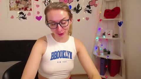 Snapshot of vasilisasii chatting on March 7, 2025, 5:17 pm Vasilisa online show from March 7, 2025, 5:17 pm