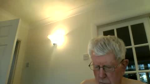 Snapshot of vassus chatting on October 27, 2025, 4:00 pm vassus online show from October 27, 2025, 4:00 pm