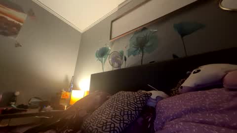 vaua089 online show from September 17, 2025, 5:31 am