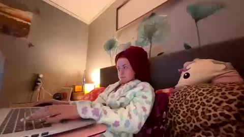 vaua089 online show from October 12, 2025, 12:42 am