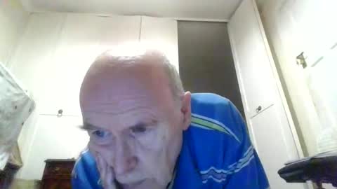Snapshot of vaughan1010 chatting on December 15, 2025, 8:13 pm vaughan1010 online show from December 15, 2025, 8:13 pm