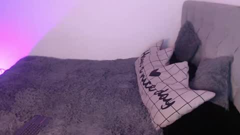 Snapshot of vayolett_bass chatting on December 20, 2024, 5:40 pm Vayolett Bass online show from December 20, 2024, 5:40 pm