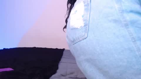 Snapshot of vayolett_bass chatting on January 31, 2025, 8:43 pm Vayolett Bass online show from January 31, 2025, 8:43 pm