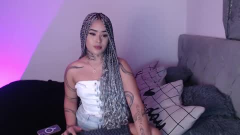 Snapshot of vayolett_bass chatting on February 21, 2025, 10:59 pm Vayolett Bass online show from February 21, 2025, 10:59 pm