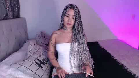 Snapshot of vayolett_bass chatting on March 6, 2025, 4:08 am Vayolett Bass online show from March 6, 2025, 4:08 am