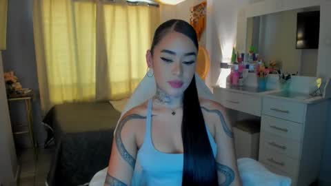 Snapshot of vayolett_bass chatting on February 10, 2026, 10:25 pm Vayolett Bass online show from February 10, 2026, 10:25 pm