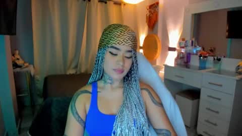 Snapshot of vayolett_bass chatting on March 5, 2026, 9:49 am Vayolett Bass online show from March 5, 2026, 9:49 am