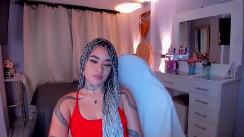 Snapshot of vayolett_bass chatting on March 18, 2026, 7:22 am Vayolett Bass online show from March 18, 2026, 7:22 am