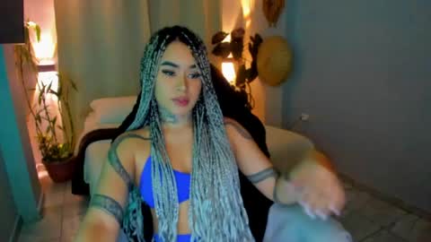 Snapshot of vayolett_bass chatting on May 6, 2026, 4:52 am Vayolett Bass online show from May 6, 2026, 4:52 am