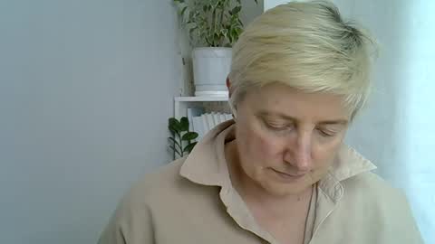 vea_motty online show from April 23, 2026, 12:29 pm