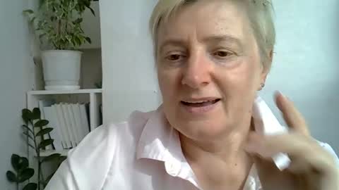 vea_motty online show from April 24, 2026, 12:07 pm