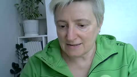 vea_motty online show from April 26, 2026, 7:50 am