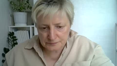vea_motty online show from April 30, 2026, 11:27 am