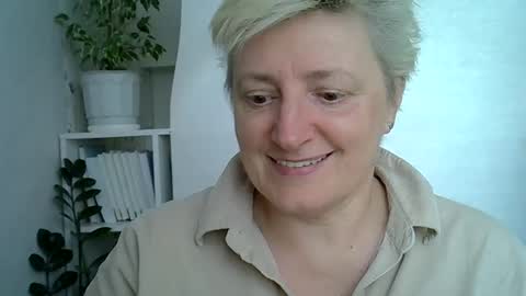 vea_motty online show from May 7, 2026, 3:17 pm