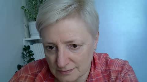 vea_motty online show from May 8, 2026, 1:38 pm