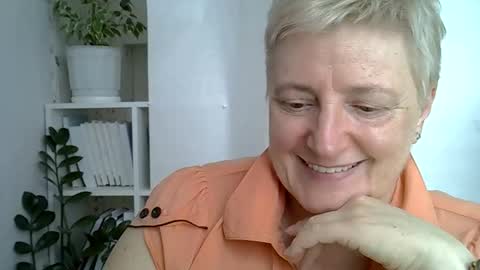 vea_motty online show from May 10, 2026, 10:53 am